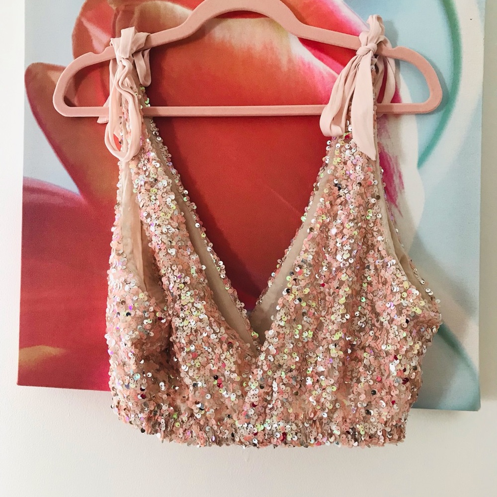 Nwot sequin blouse size L beautiful and elegant